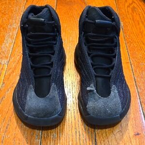 Yeezy Adidas QNTM Onyx. Boys Size 11c.